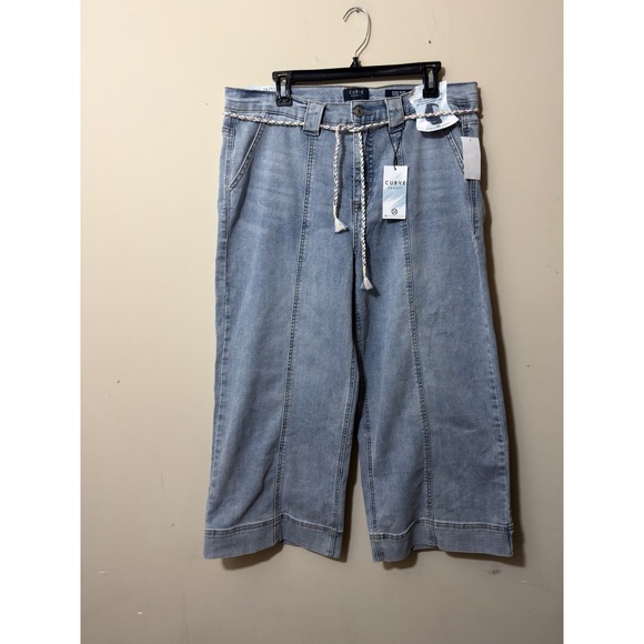 Curves N Combat Denim - NWT CURVE brand high rise Wide leg jeans cropped - 16/33